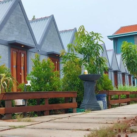 E2 Guest House كاريمونجاوا المظهر الخارجي الصورة