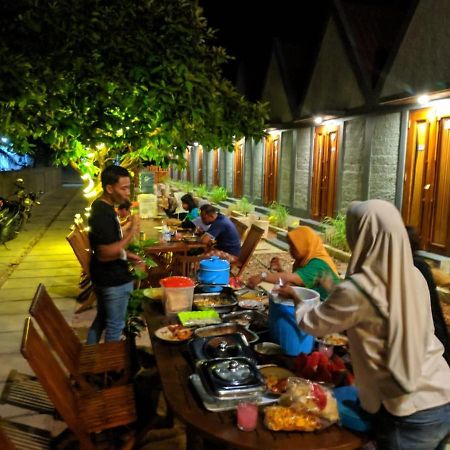 E2 Guest House كاريمونجاوا المظهر الخارجي الصورة