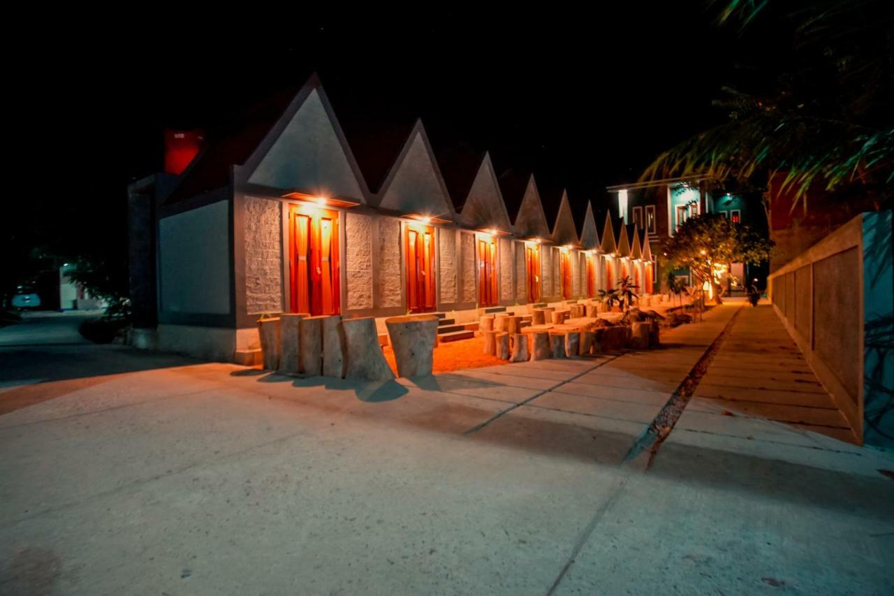 E2 Guest House كاريمونجاوا المظهر الخارجي الصورة