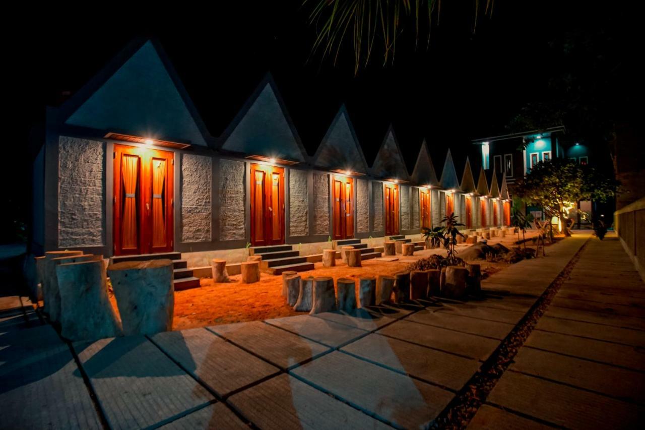 E2 Guest House كاريمونجاوا المظهر الخارجي الصورة